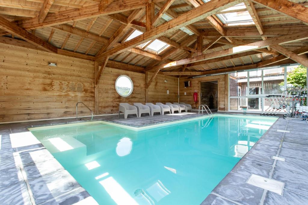 Ax Hôtel Spa & Restaurant Chorges Piscine Ax Hôtel Spa & Restaurant Chorges Piscine