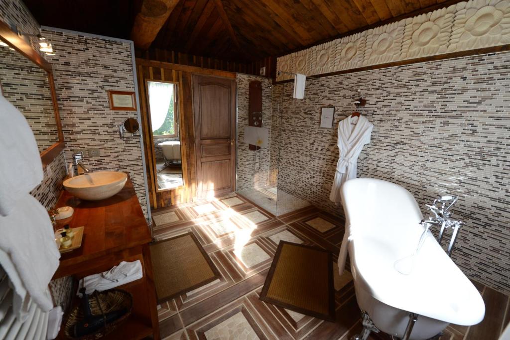 Chambre Hôtel Spa Chateau Du Boisniard Chambretaud