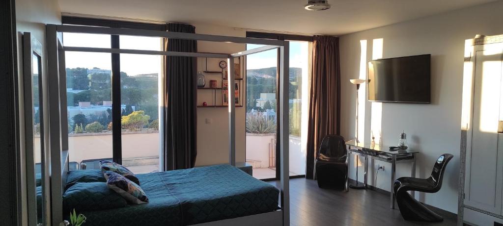 Chambre Hôtel Spa grand studio terrasse de standing vue mer et village Carry-le-Rouet Chambre Hôtel Spa grand studio terrasse de standing vue mer et village Carry-le-Rouet