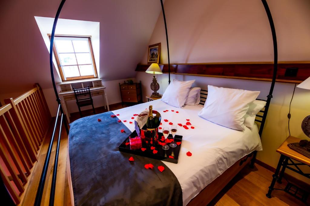 Chambre Hôtel et Spa Le Lion d'Or Pont-l'Évêque Chambre Hôtel et Spa Le Lion d'Or Pont-l'Évêque