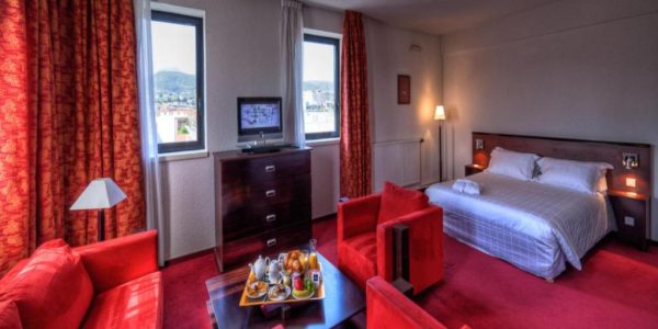 Chambre Kyriad Prestige Clermont-Ferrand Hôtels Spa à Clermont-Ferrand