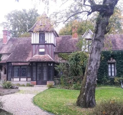 Hôtel Spa Melun Typical Parisian flat