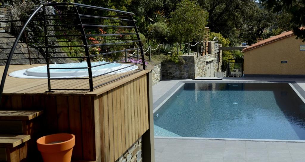 Hôtels Spa à Jacuzzi Collioure Le Madeloc