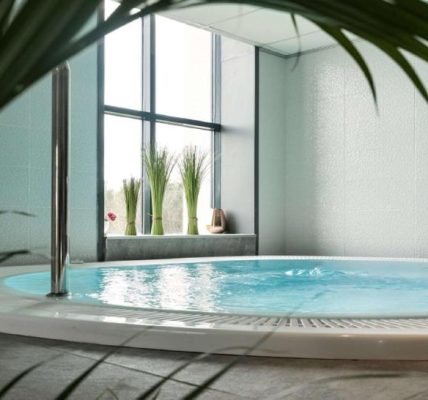 Jacuzzi Best Western Hôtel De La Cité & Spa Guérande