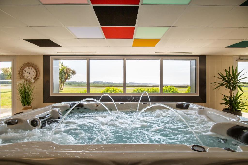 Jacuzzi Brit Hôtel & Spa Côte des Sables Plouescat Jacuzzi Brit Hôtel & Spa Côte des Sables Plouescat