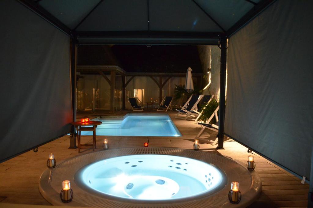 Jacuzzi Hôtel Anne d'Anjou, The Originals Collection Spa à Saumur
