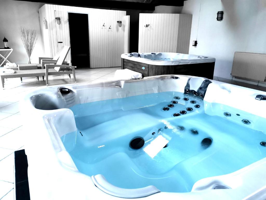 Jacuzzi Hôtel Chateau De Sully Hôtels Spa à Bayeux Jacuzzi Hôtel Chateau De Sully Hôtels Spa à Bayeux