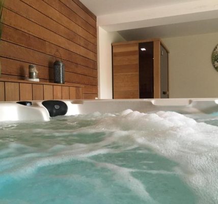 Jacuzzi Hôtel La Bastide des Monges Nyons Spa