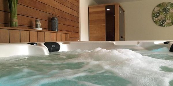 Jacuzzi Hôtel La Bastide des Monges Nyons Spa