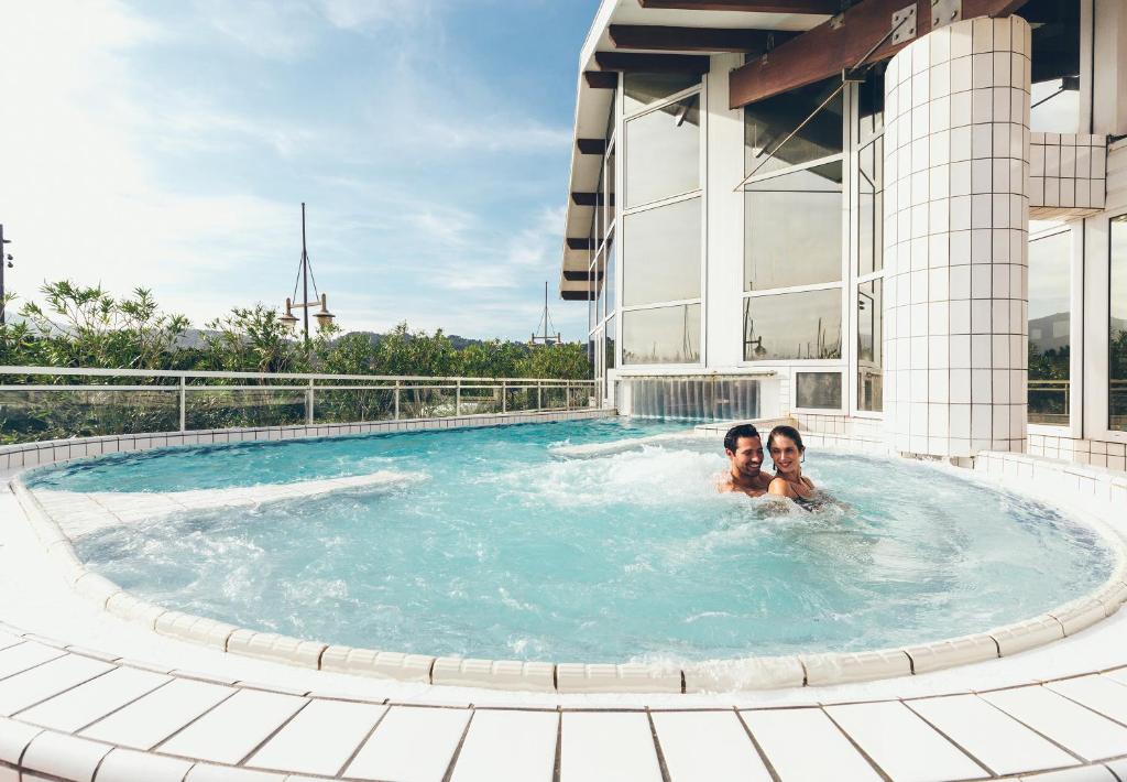 Jacuzzi Hôtel & Spa 4* Serge Blanco Hendaye
