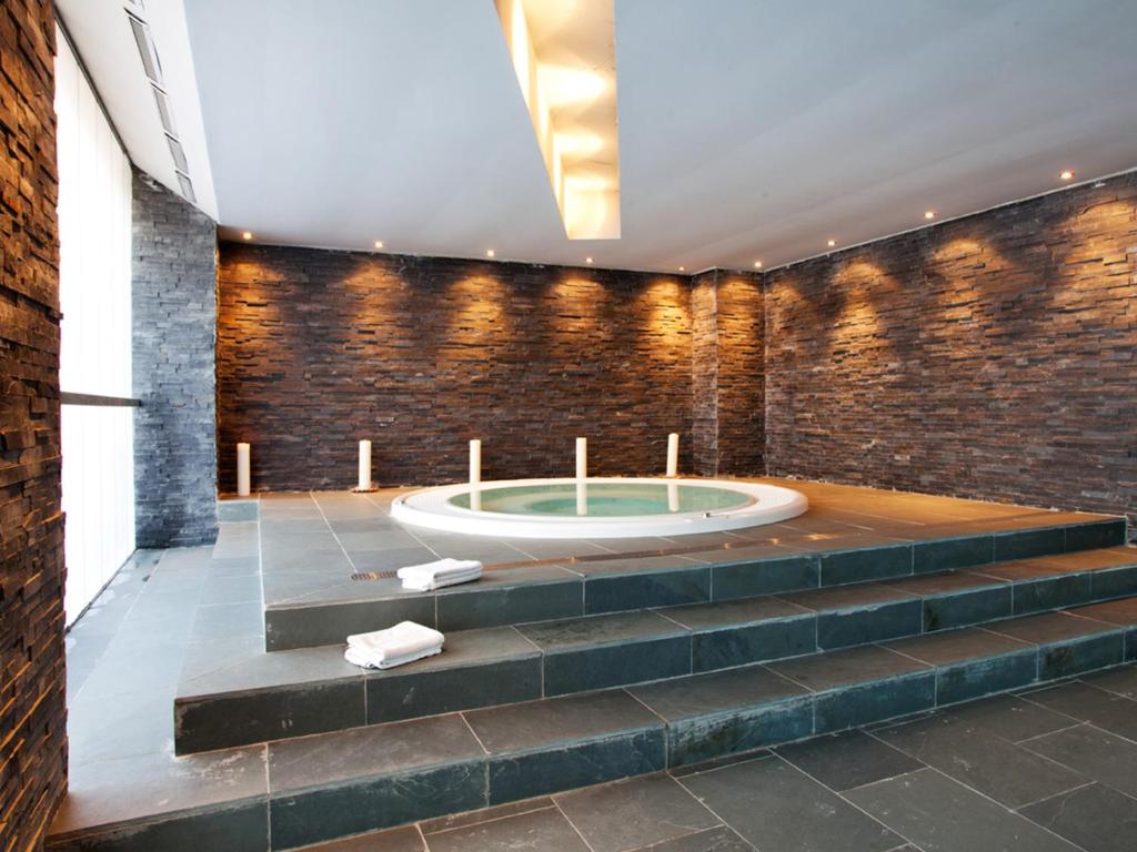 Jacuzzi Hôtel Spa Appartements & Spa Cerdanya Bourg-Madame Jacuzzi Hôtel Spa Appartements & Spa Cerdanya Bourg-Madame