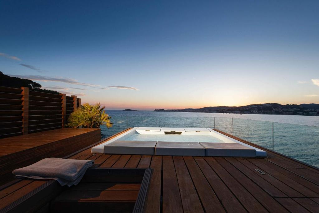 Jacuzzi Hôtel Spa Hostellerie La Farandole Sanary-sur-Mer