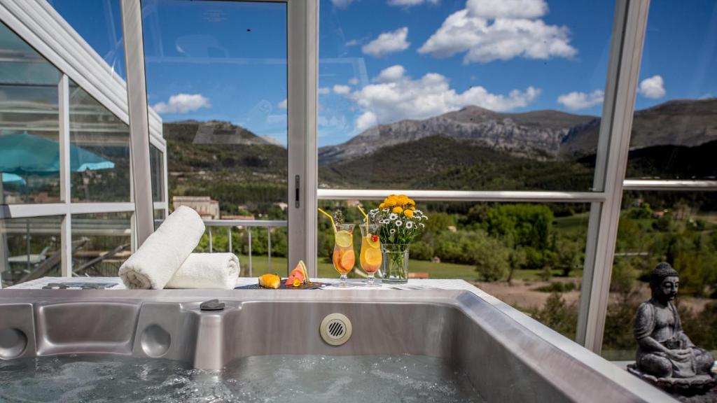 Jacuzzi Hôtel & Spa des Gorges du Verdon Palud-sur-Verdon