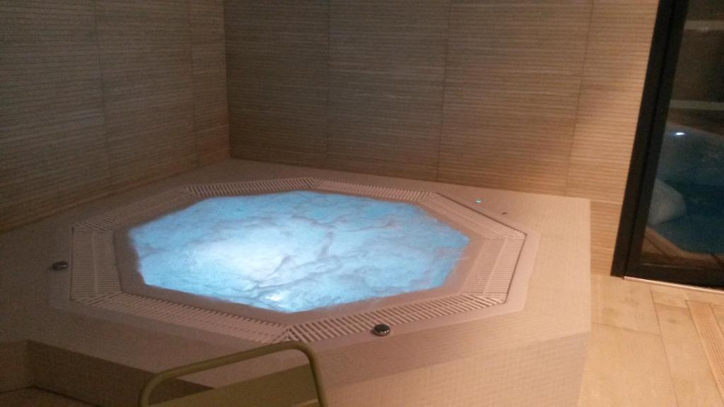 Jacuzzi Hôtels Spa à Centre-ville de Dijon Oceania Le Jura Dijon Jacuzzi Hôtels Spa à Centre-ville de Dijon Oceania Le Jura Dijon