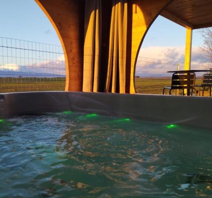 Jacuzzi Le Spa des lavandes Hôtels Spa à Valensole