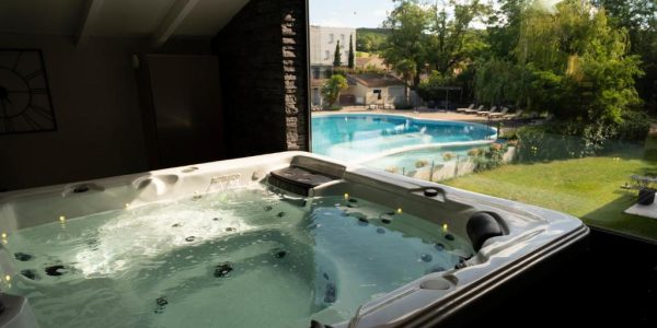 Jacuzzi Logis Hôtel Restaurant SPA Les Oliviers Loriol-sur-Drôme