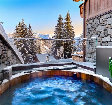 Jacuzzi Lys Martagon Hôtel Spa à Courchevel