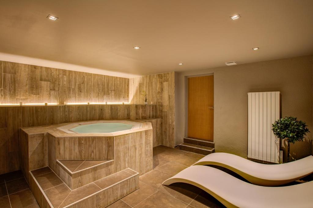 Jacuzzi Royal Ours Blanc Boutique Hôtel & Spa L'Alpe-d'Huez