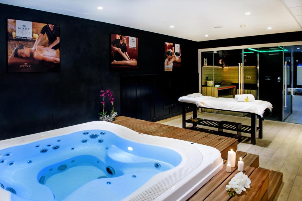 Jacuzzi Spa à Lourdes Grand Hôtel Gallia & Londres Spa NUXE