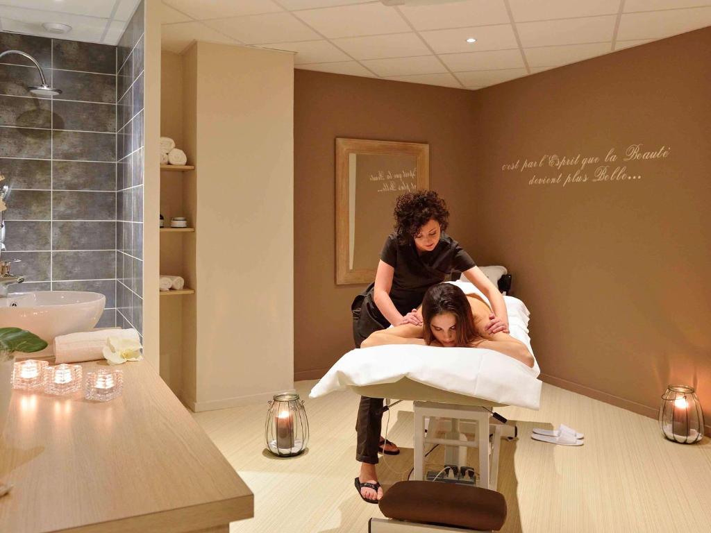 Massage Côte Ouest Hôtel Thalasso & Spa Les Sables d'Olonne - MGallery Spa à Les Sables dʼOlonne Massage Côte Ouest Hôtel Thalasso & Spa Les Sables d'Olonne - MGallery Spa à Les Sables dʼOlonne