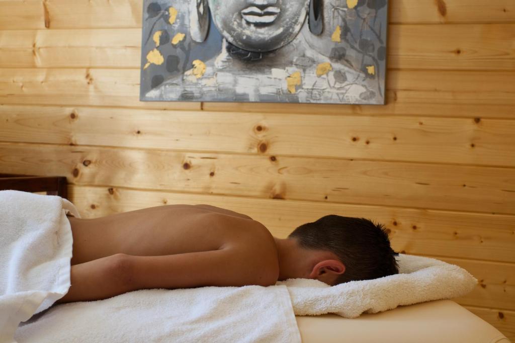 Massage Hôtel Logis Centrotel et Spa Bulles d'Allier Montmarault