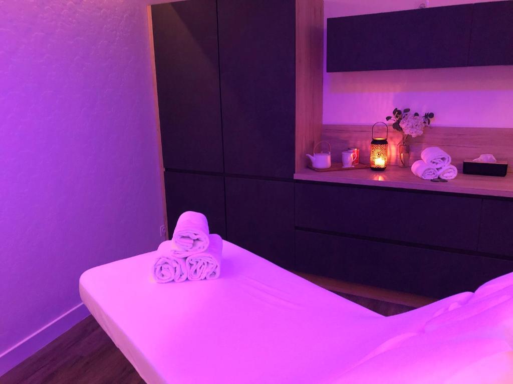 Massage The Originals Boutique, Grand Hôtel Saint-Pierre, Aurillac (Qualys-Hôtel) Spa