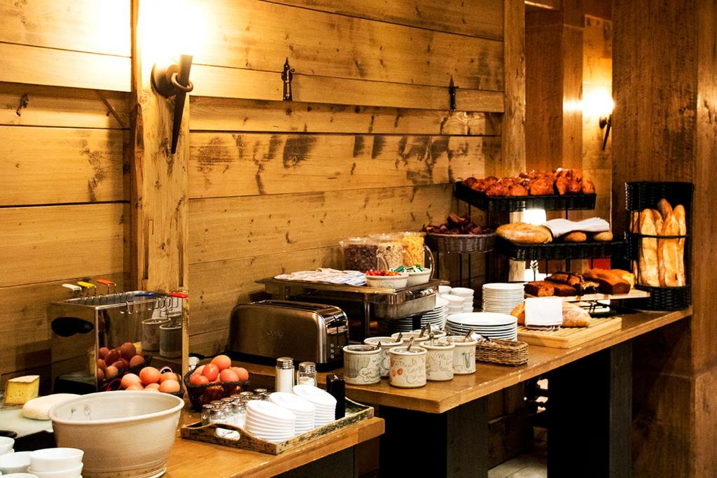 Petit-déjeuner Hôtel Le Samoyede Hôtels Spa à Morzine