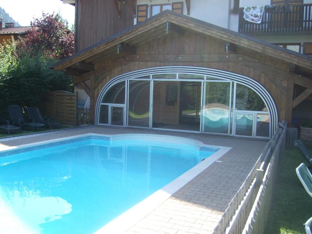 Piscine Alpen Roc Hôtels Spa à Morzine