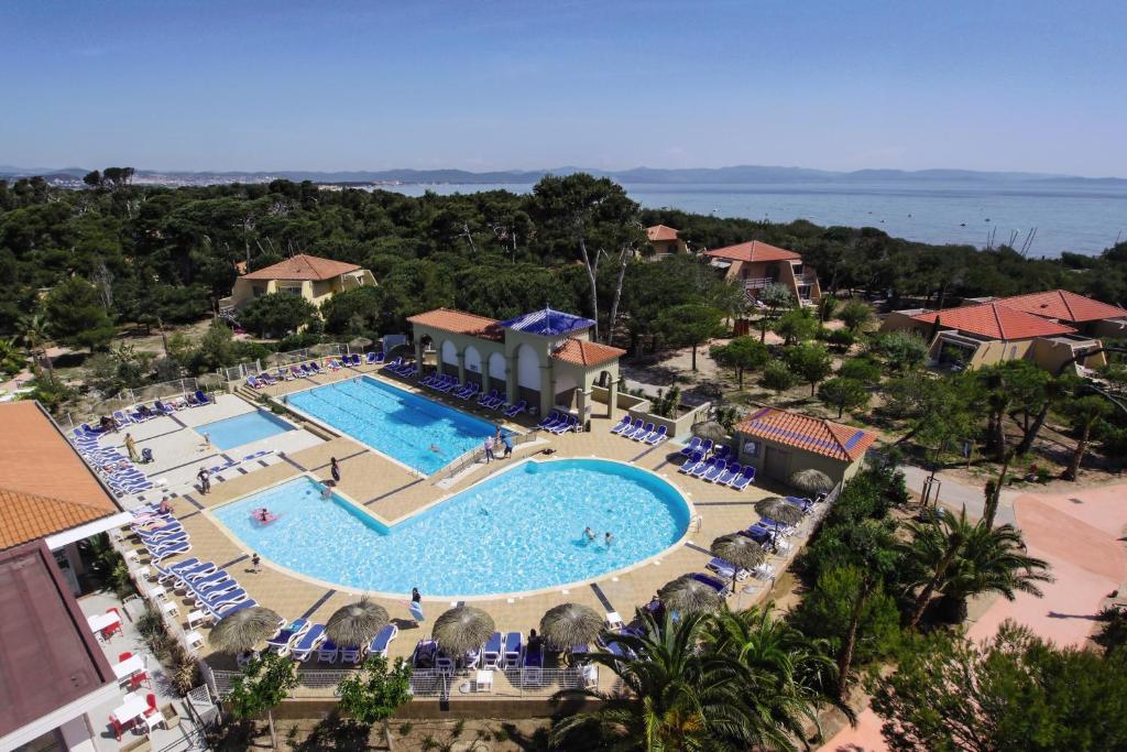 Piscine Belambra Clubs Presqu'île De Giens - Riviera Beach Club Spa à Hyères Club Le Plein Sud Vacances Bleues
