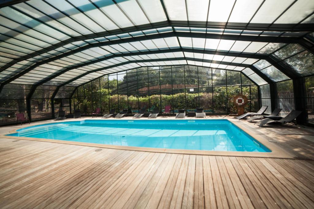 Piscine Hôtel Saint Paul Spa à Noirmoutier-en-l'Île