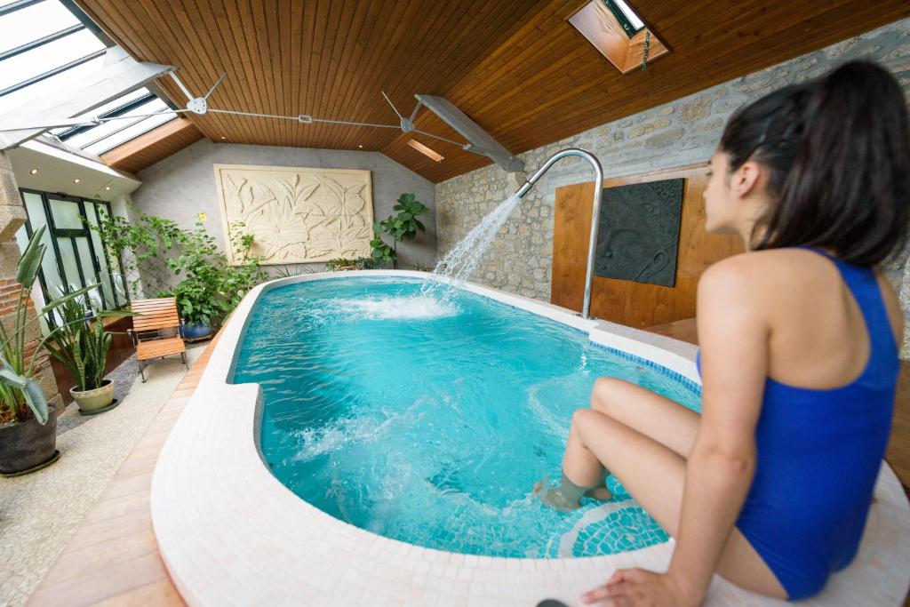 Piscine Hôtel Spa Chateau Du Boisniard Chambretaud