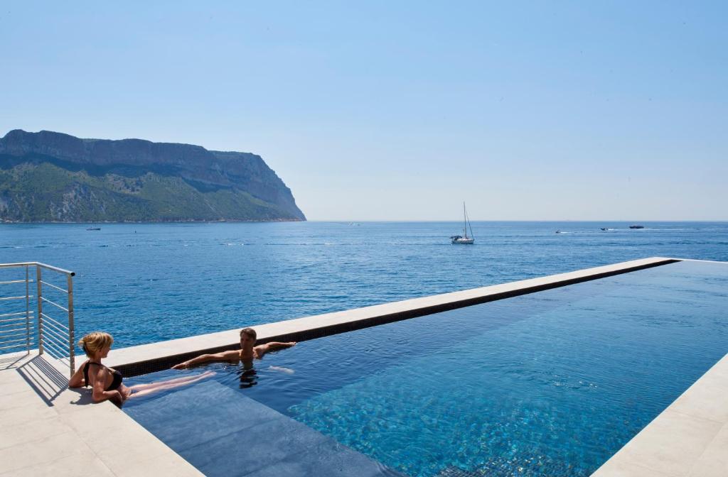 Piscine Hôtel Spa Les Roches Blanches Cassis