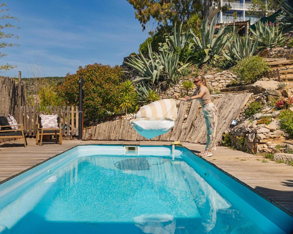Piscine Hôtel de La Plage - Mahogany Spa à Cassis