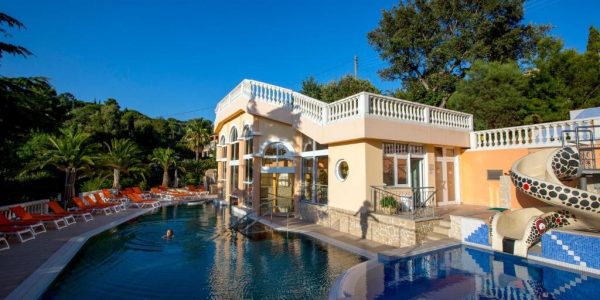 Piscine Hôtels Spa Sainte-Maxime Village de Vacances les Tourelles