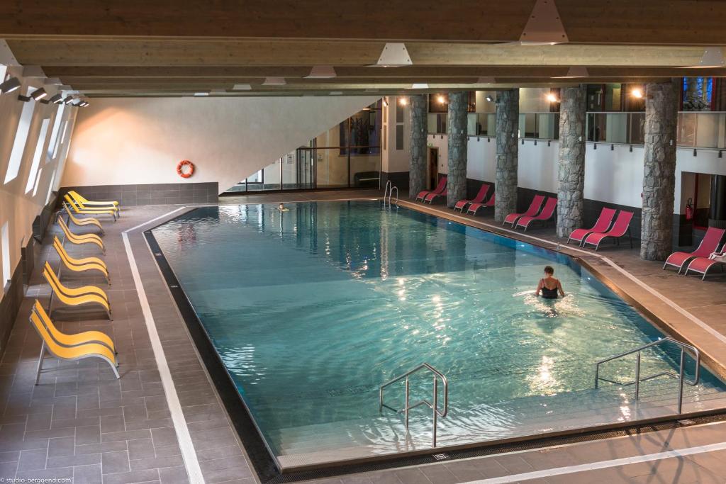 Piscine Intérieure CGH Résidences & Spas Le Centaure Hôtels Spa à Flaine