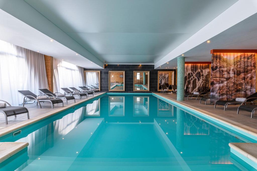 Piscine Intérieure Chalet Kaya Hôtels Spa à Les Menuires Piscine Intérieure Chalet Kaya Hôtels Spa à Les Menuires
