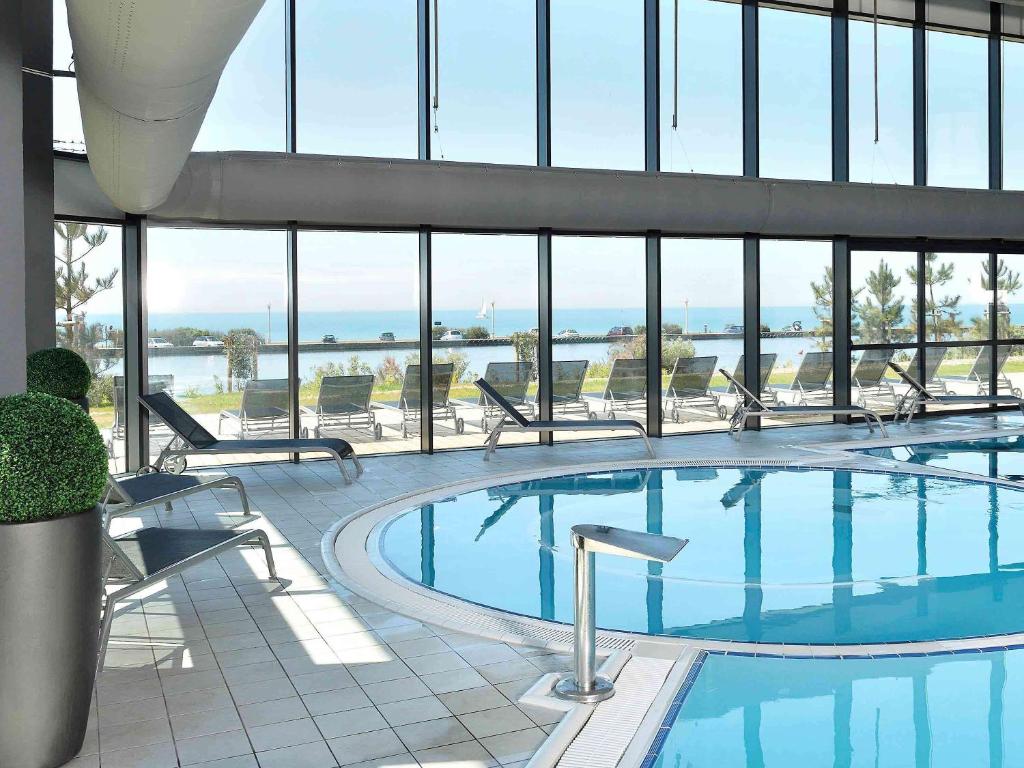 Piscine Intérieure Côte Ouest Hôtel Thalasso & Spa Les Sables d'Olonne - MGallery Spa à Les Sables dʼOlonne Piscine Intérieure Côte Ouest Hôtel Thalasso & Spa Les Sables d'Olonne - MGallery Spa à Les Sables dʼOlonne
