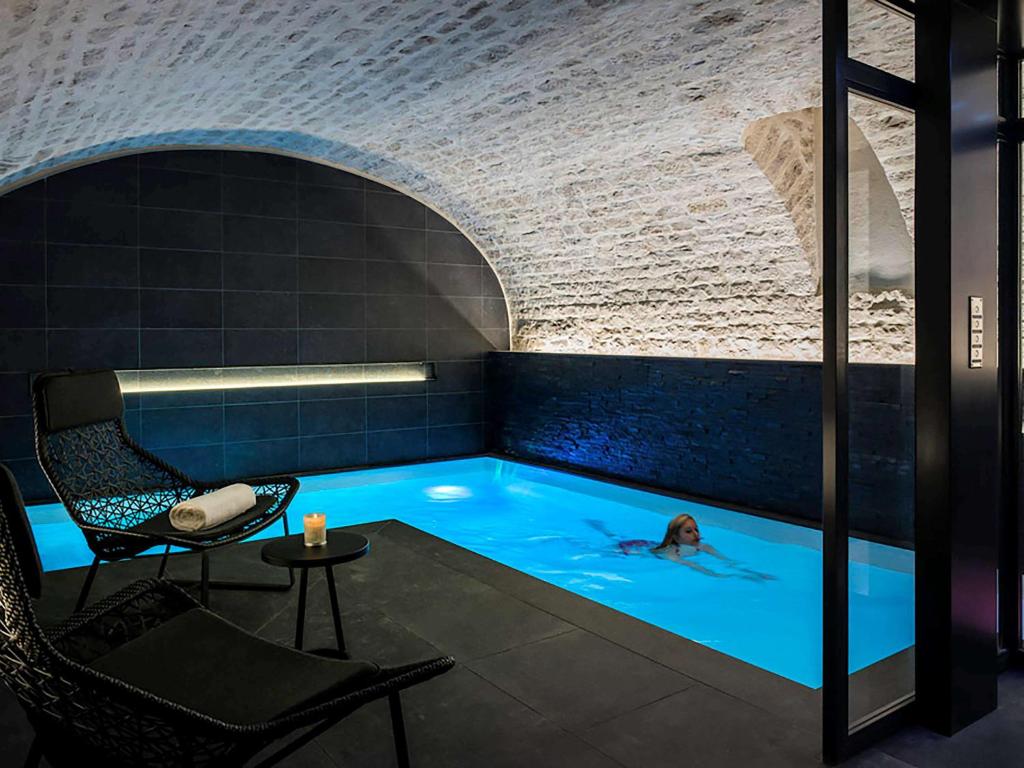 Piscine Intérieure Grand Hôtel La Cloche Dijon - MGallery Hôtels Spa à Centre-ville de Dijon Piscine Intérieure Grand Hôtel La Cloche Dijon - MGallery Hôtels Spa à Centre-ville de Dijon