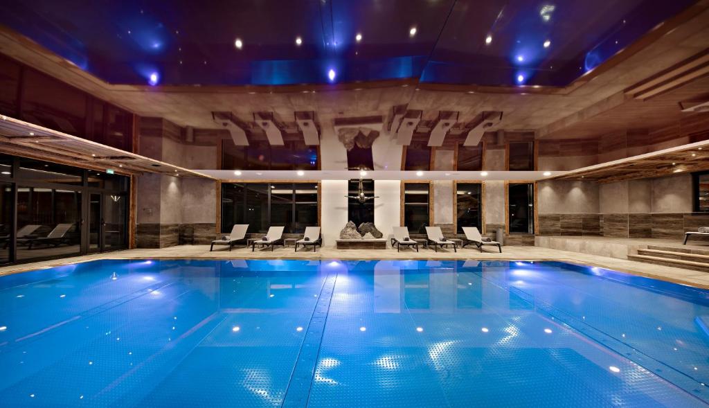 Piscine Intérieure Hôtel Alexane Spa à Samoëns
