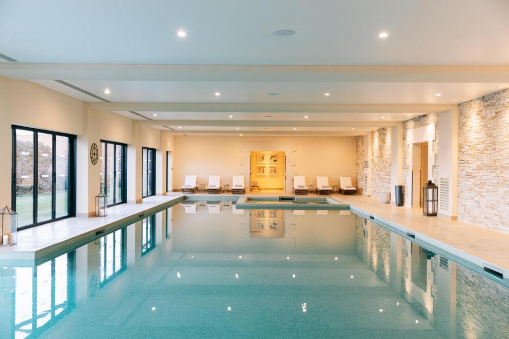 Piscine Intérieure Hôtel Chais Monnet & Spa à Cognac
