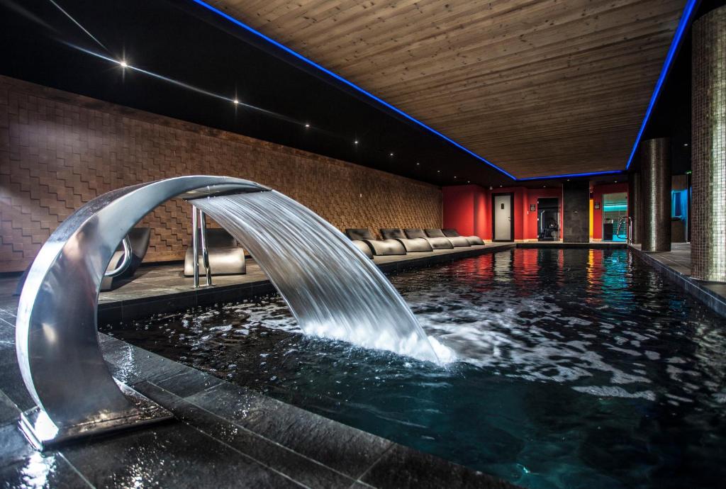 Piscine Intérieure Hôtel Daria-I Nor by Les Etincelles Spa à L'Alpe-d'Huez