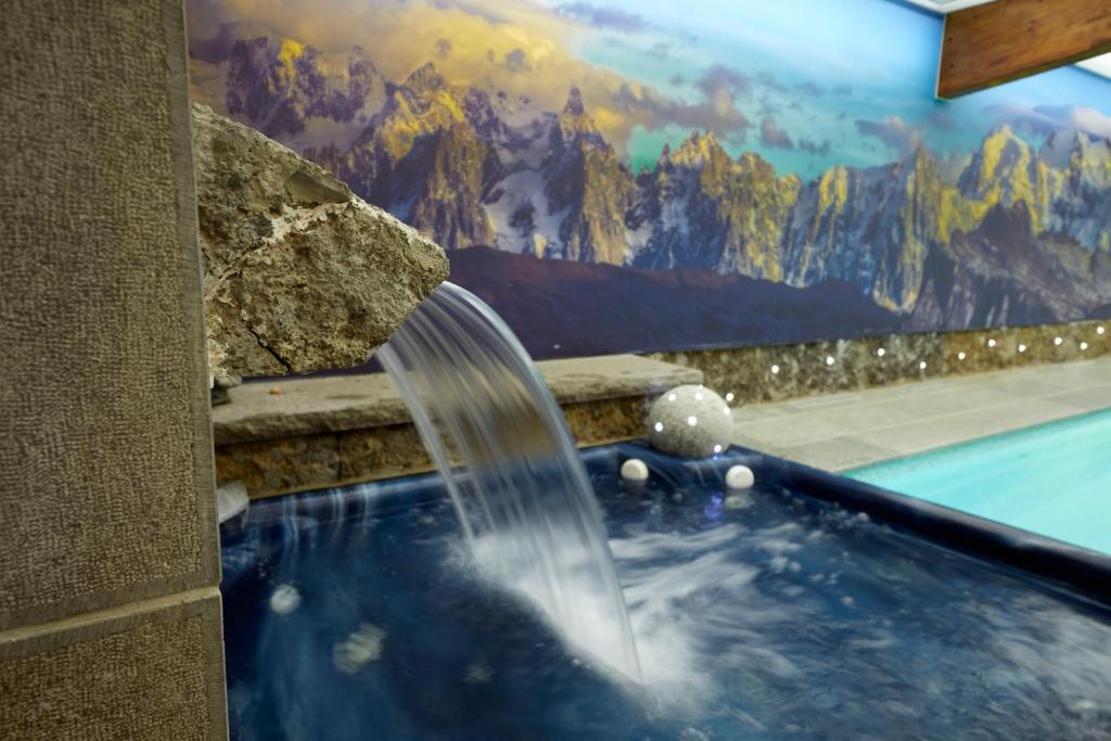 Piscine Intérieure Hôtel L'Equipe Hôtels Spa à Morzine