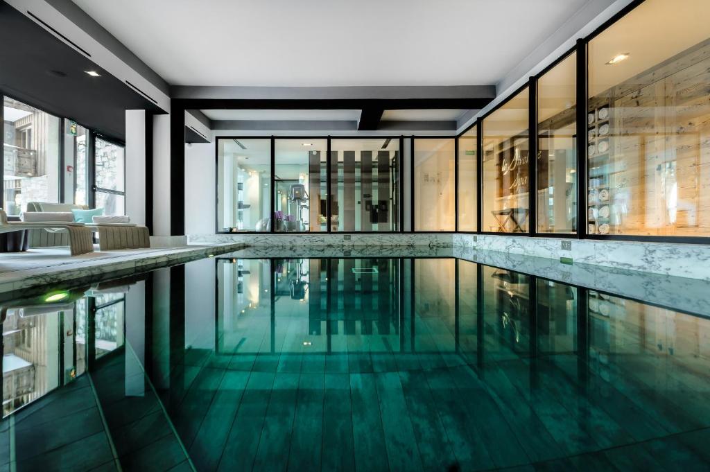 Piscine Intérieure Hôtel La Sivolière Hôtel Spa à Courchevel