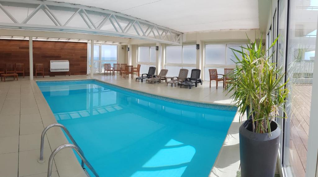 Piscine Intérieure Hôtel Mar I Cel & Spa Canet-en-Roussillon Piscine Intérieure Hôtel Mar I Cel & Spa Canet-en-Roussillon