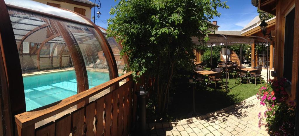 Piscine Intérieure Hôtel Restaurant & Spa Les Autanes Ancelle