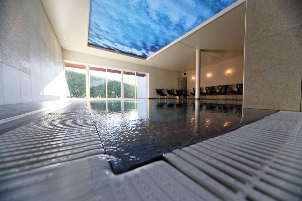 Piscine Intérieure Hôtel Spa Charme Hôtel et Spa, Montbéliard Sud