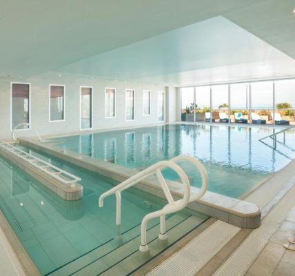 Piscine Intérieure Hôtel Spa Hôtel de la Baie - Thalassothérapie PREVITHAL Donville-les-Bains