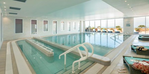Piscine Intérieure Hôtel Spa Hôtel de la Baie - Thalassothérapie PREVITHAL Donville-les-Bains