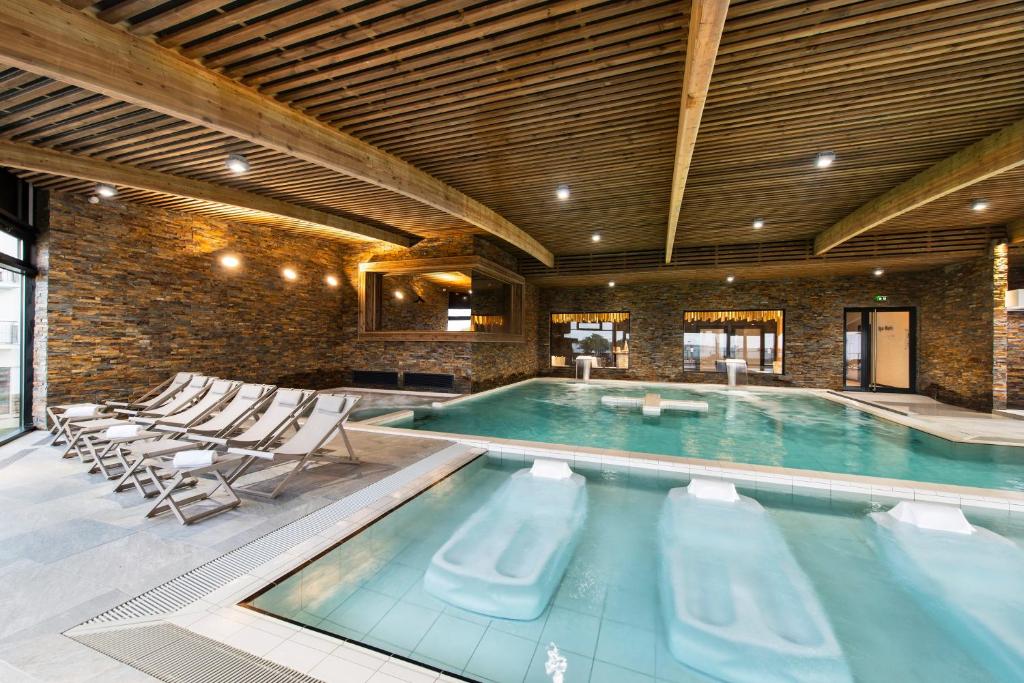 Piscine Intérieure Hôtel Spa Thalasso Concarneau Spa Marin Resort Concarneau