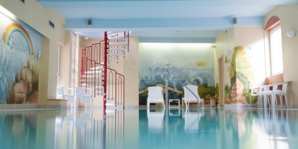 Piscine Intérieure Hôtel du Commerce - Restaurant La Table de Clervaux Spa à Clervaux